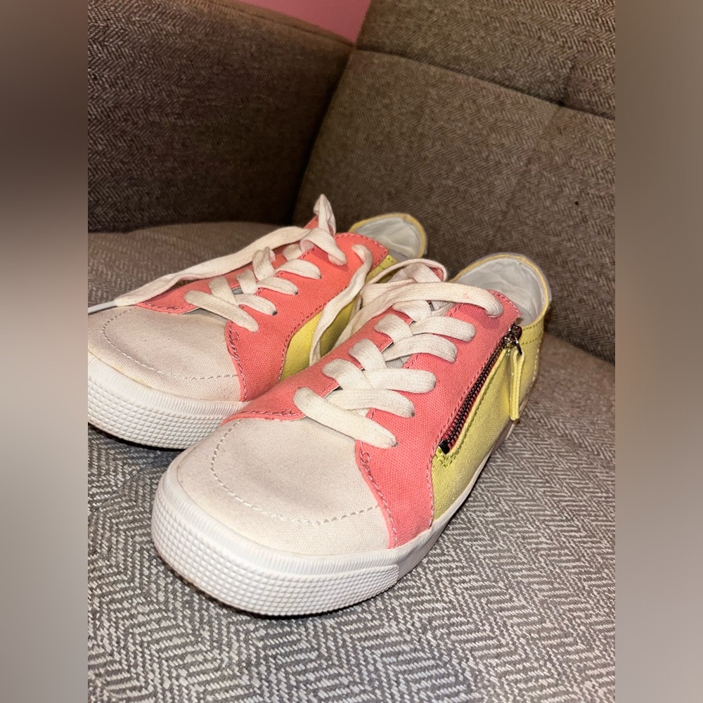 Dolce Vita Women's Zaza Retro Sneakers